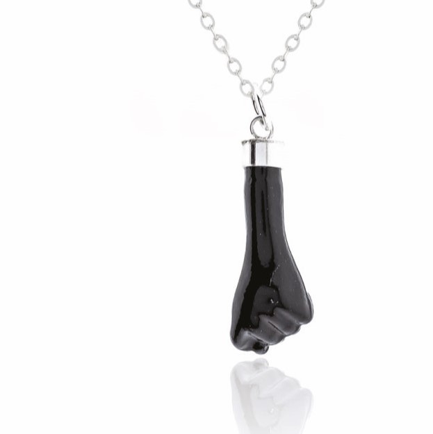 COLGANTE TALISMAN HIGA NEGRO