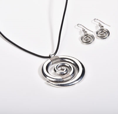 CONJUNTO COLGANTE Y PENDIENTES ESPIRAL